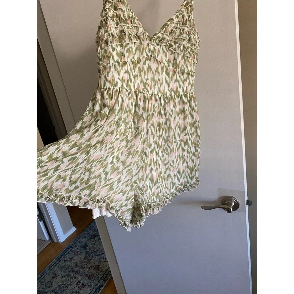 Francesca’s Mi Ami Katrina Ruffle Romper Size XS NWT